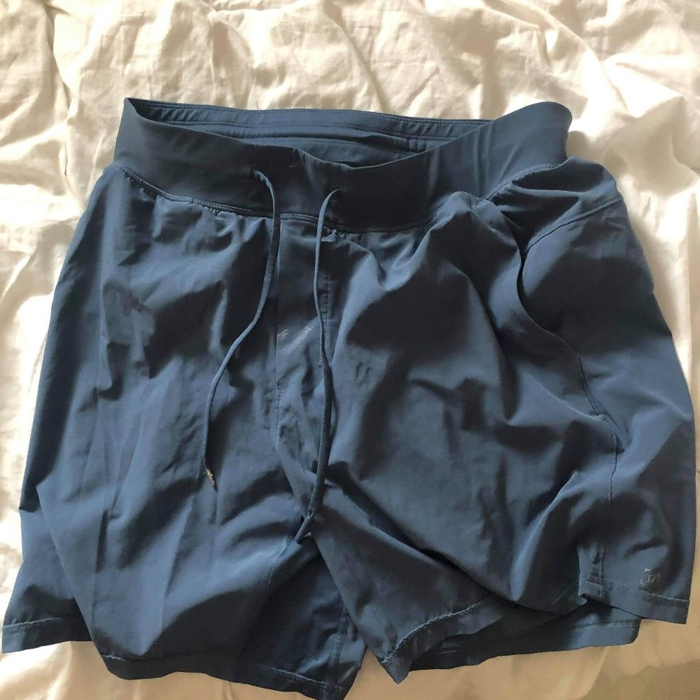 lululemon blue T.H.E shorts, size L, 7in inseam